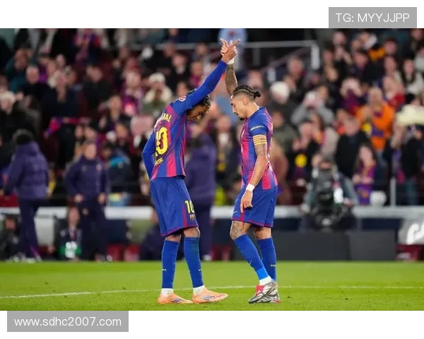 拉菲尼亚与亚马尔右边锋战术适配与竞争分析