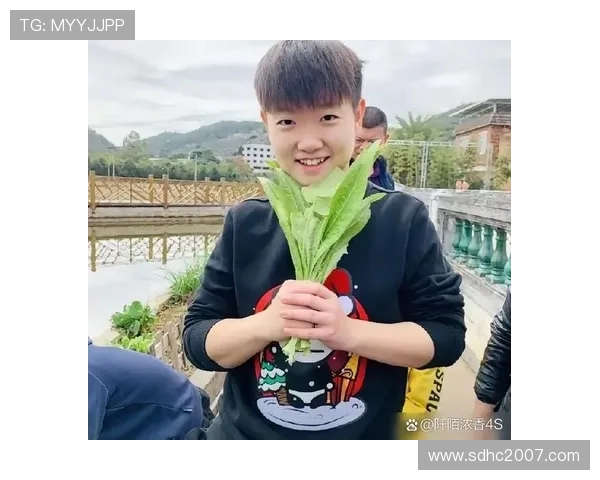 孙颖莎居然穿着拖鞋上热搜了，这明星阵容都得靠边站了吧！